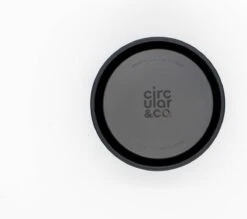 Circular&Co. Herbruikbare To Go Koffiebeker (rCUP) Crème/zwart 8oz/227ml 16 Circular&Co. Herbruikbare To Go Koffiebeker (rCUP) Crème/zwart 8oz/227ml -Tefal Winkel 1200x1066 2