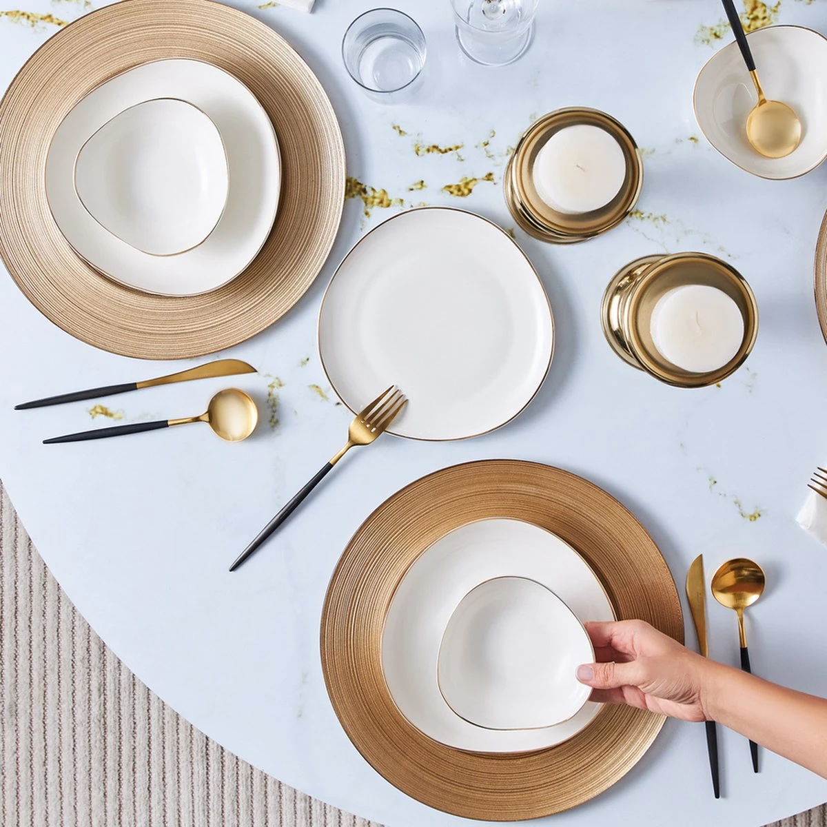 Karaca Middle Streamline Gold 12-delige Serviesset 3 Karaca Middle Streamline Gold 12-delige Serviesset