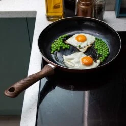 Nuovva Koperen Koekenpan - Keramische Antikleeflaag – Houten Handvat Koekenpan - Ø 24 Cm Inductie - PTFE-vrij -Tefal Winkel 1200x1200 156