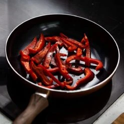 Nuovva Koperen Koekenpan - Keramische Antikleeflaag – Houten Handvat Koekenpan - Ø 24 Cm Inductie - PTFE-vrij -Tefal Winkel 1200x1200 157