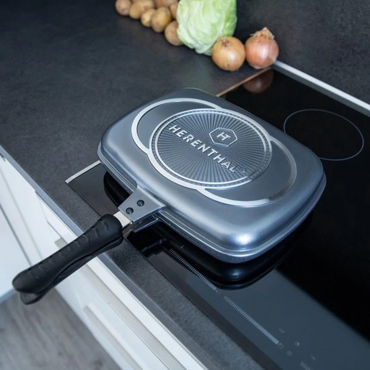 Herenthal Dubbele Grillpan - Ø 28 Cm - Koekenpan - Keramische Pan - Marmeren Coating Met Antiaanbaklaag - PFAS & PFOA Vrij - Pan - Grill - Vermindert Geur, Rook En Oliespatten - Zilver 14 Herenthal Dubbele Grillpan - Ø 28 Cm - Koekenpan - Keramische Pan - Marmeren Coating Met Antiaanbaklaag - PFAS & PFOA Vrij - Pan - Grill - Vermindert Geur, Rook En Oliespatten - Zilver - Afbeelding 12