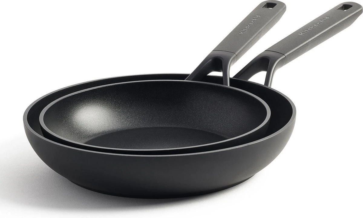 KitchenAid Classic Aluminium Koekenpannenset 2-delig ø24+28cm - Zwart - Inductie 3 KitchenAid Classic Aluminium Koekenpannenset 2-delig ø24+28cm - Zwart - Inductie