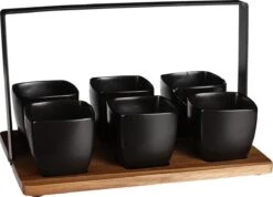 Mica Decorations - Luxe Tapas Set - 6 Zwarte Tapas Schaaltjes Op Houten Tapasplank - Servies - Borrelplank Olijfhout
