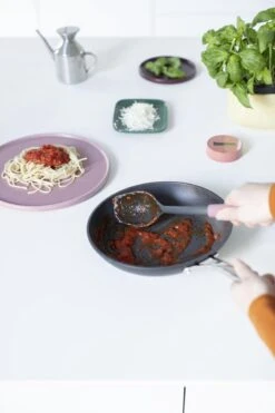 Brabantia Tasty+ Opscheplepel Plus Schraper - Grape Red -Tefal Winkel 799x1200 22