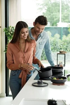 BergHOFF Steelpan Met Deksel Stone 18 Cm - Leo 11 BergHOFF Steelpan Met Deksel Stone 18 Cm - Leo -Tefal Winkel 800x1200 9